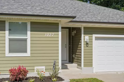 Exterior - 1027 S Overhill Ave, Springfield, MO 65802 photo 4 of 7