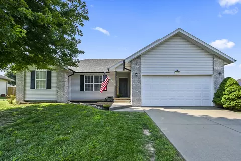 Exterior - 334 Sugar Tree Rd, Sparta, MO 65753 photo 2 of 7