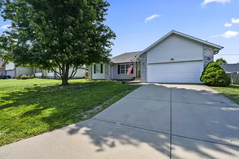 Exterior - 334 Sugar Tree Rd, Sparta, MO 65753 photo 3 of 7