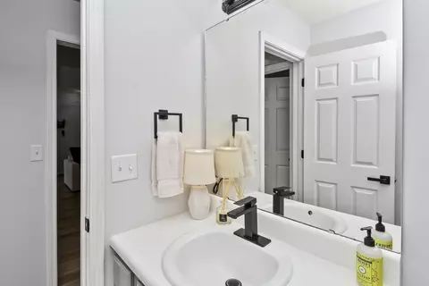 Bath - 334 Sugar Tree Rd, Sparta, MO 65753 photo 4 of 4