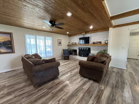 Living - 8954 Lawrence 2226, Monett, MO 65708 photo 2 of 5
