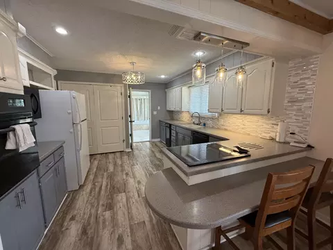 Kitchen - 8954 Lawrence 2226, Monett, MO 65708 photo 2 of 4