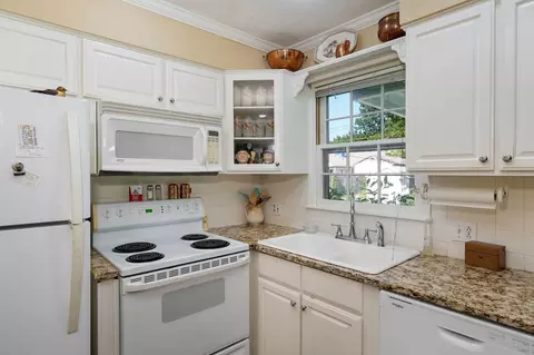 Kitchen - 2444 S Mccann Ave, Springfield, MO 65804 photo 2 of 2