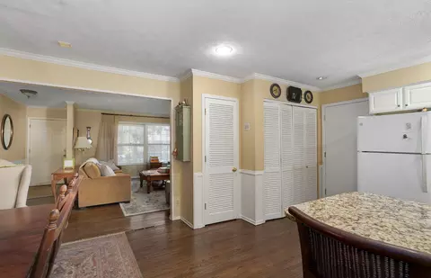Entry Way - 2444 S Mccann Ave, Springfield, MO 65804 photo 2 of 2