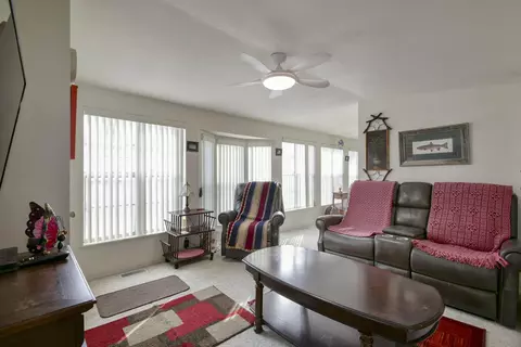 Living - 307 Sunshine Cir, Branson, MO 65616 photo 2 of 3
