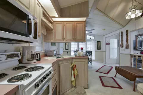Kitchen - 307 Sunshine Cir, Branson, MO 65616 photo 2 of 3