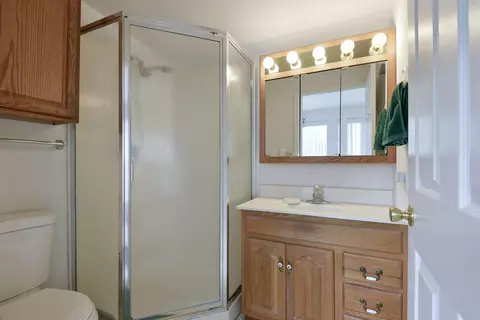 Bath - 307 Sunshine Cir, Branson, MO 65616 photo 2 of 2