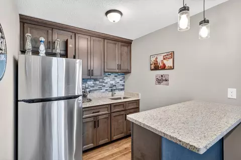 Kitchen - 1632 W Gaslight Dr, Springfield, MO 65810 photo 4 of 5