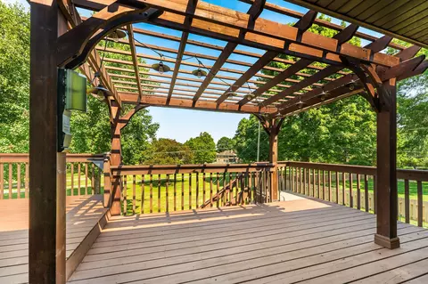 Exterior - 1854 S Oakmont Ave, Springfield, MO 65809 photo 5 of 12