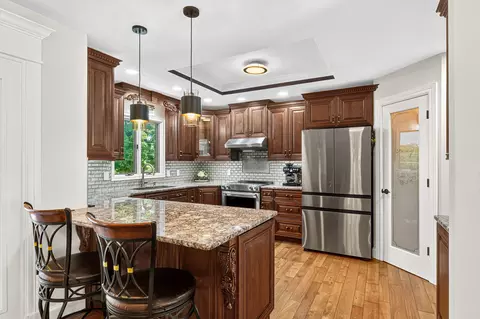Kitchen - 1854 S Oakmont Ave, Springfield, MO 65809 photo 1 of 8
