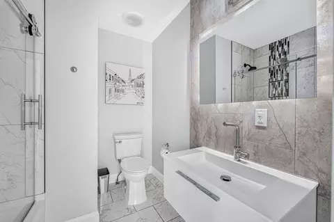 Bath - 1854 S Oakmont Ave, Springfield, MO 65809 photo 4 of 7