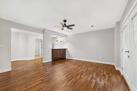 Living - 1854 S Oakmont Ave, Springfield, MO 65809 photo 5 of 5
