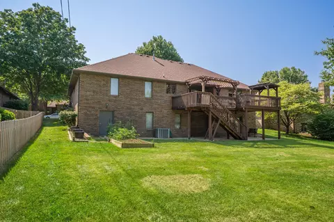 Exterior - 1854 S Oakmont Ave, Springfield, MO 65809 photo 10 of 12