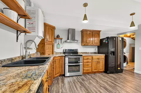 Kitchen - 1854 S Oakmont Ave, Springfield, MO 65809 photo 8 of 8