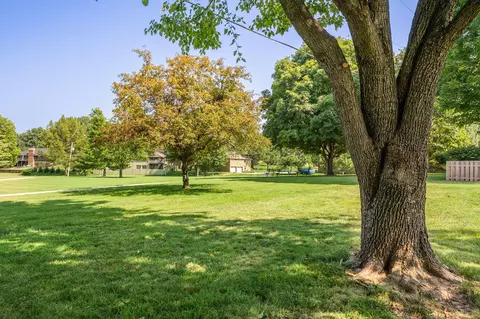 Exterior - 1854 S Oakmont Ave, Springfield, MO 65809 photo 11 of 12