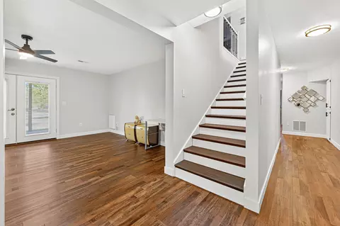 Entry Way - 1854 S Oakmont Ave, Springfield, MO 65809 photo 3 of 4