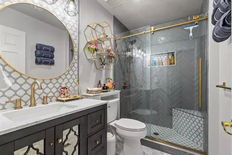 Bath - 3710 S Suburban Ave, Springfield, MO 65807 photo 4 of 4