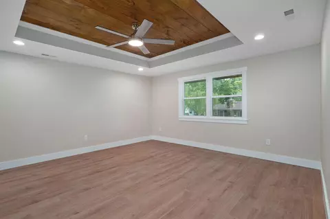 Living - 713 E Meadowlark Cir, Springfield, MO 65810 photo 7 of 14