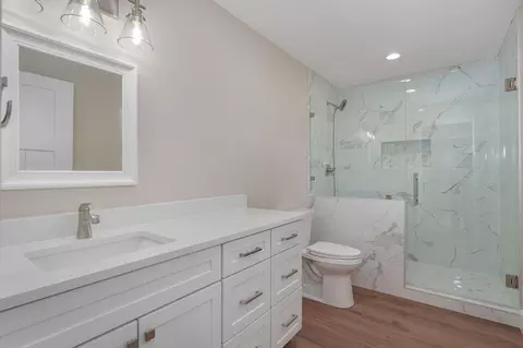 Bath - 713 E Meadowlark Cir, Springfield, MO 65810 photo 7 of 7