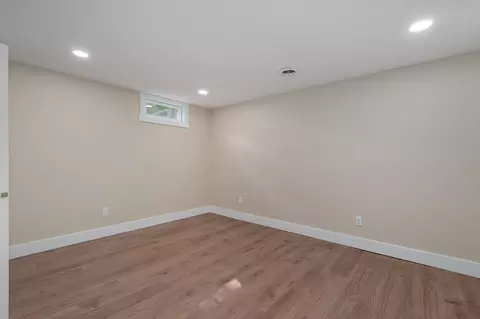 Bedroom - 713 E Meadowlark Cir, Springfield, MO 65810 photo 4 of 6