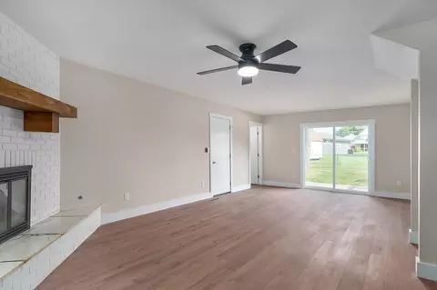 Living - 713 E Meadowlark Cir, Springfield, MO 65810 photo 10 of 14