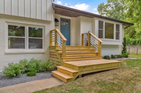 Exterior - 713 E Meadowlark Cir, Springfield, MO 65810 photo 4 of 14