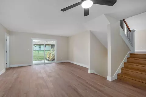 Living - 713 E Meadowlark Cir, Springfield, MO 65810 photo 13 of 14