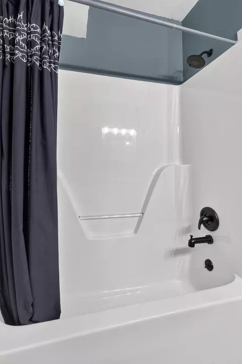 Bath - 4250 E Misty Woods St, Springfield, MO 65809 photo 7 of 7