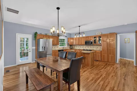 Dining - 4250 E Misty Woods St, Springfield, MO 65809 photo 2 of 3