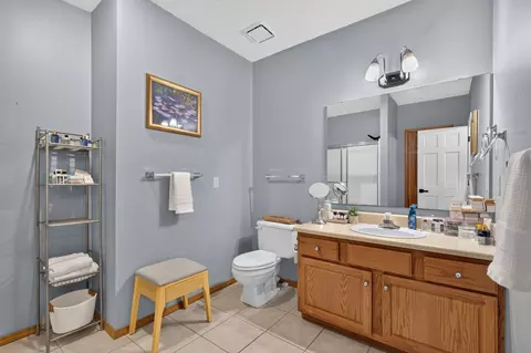 Bath - 4250 E Misty Woods St, Springfield, MO 65809 photo 4 of 7