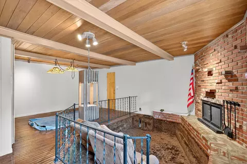 Living - 4235 S Windermere Ave, Springfield, MO 65804 photo 4 of 4
