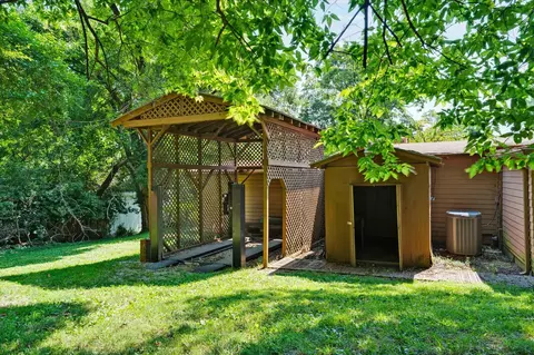 Exterior - 4235 S Windermere Ave, Springfield, MO 65804 photo 7 of 13