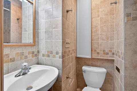 Bath - 4235 S Windermere Ave, Springfield, MO 65804 photo 1 of 3