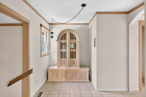 Entry Way - 4235 S Windermere Ave, Springfield, MO 65804 photo 2 of 3