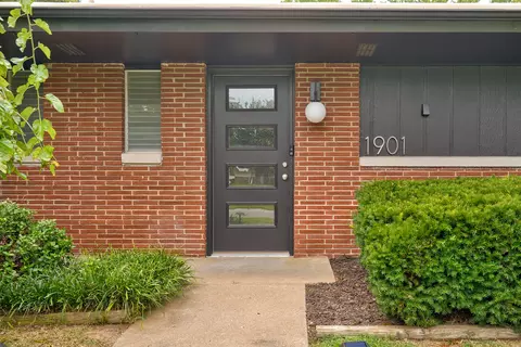 Exterior - 1901 S Cedarbrook Ave, Springfield, MO 65804 photo 4 of 29