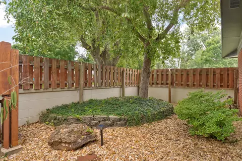 Exterior - 1901 S Cedarbrook Ave, Springfield, MO 65804 photo 12 of 29