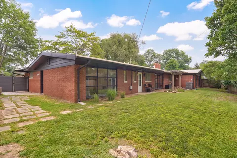 Exterior - 1901 S Cedarbrook Ave, Springfield, MO 65804 photo 17 of 29
