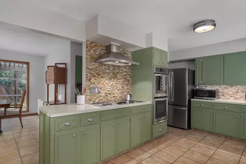 Kitchen - 1901 S Cedarbrook Ave, Springfield, MO 65804 photo 1 of 5