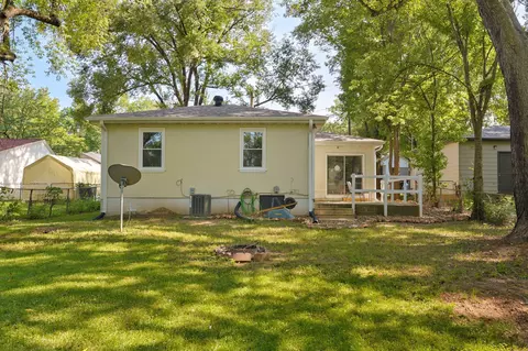 Exterior - 3051 W Harrison St, Springfield, MO 65802 photo 7 of 9