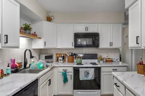 Kitchen - 3051 W Harrison St, Springfield, MO 65802 photo 1 of 3