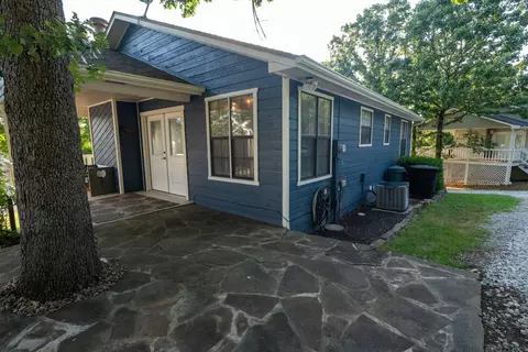 306 Deer Park Cir, Kimberling City, MO 65686
