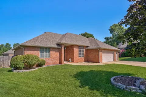 Exterior - 4855 S Blakey Ct, Springfield, MO 65810 photo 2 of 9