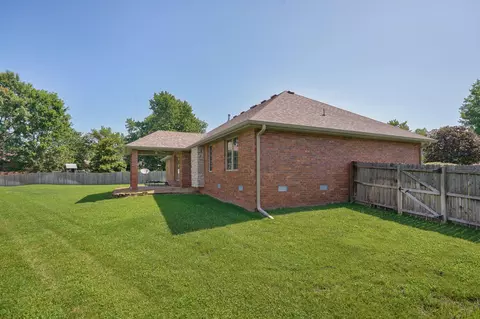 Exterior - 4855 S Blakey Ct, Springfield, MO 65810 photo 4 of 9