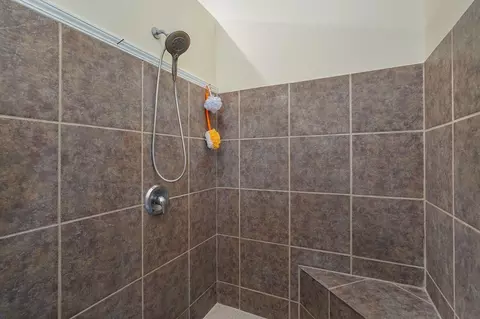 Bath - 4855 S Blakey Ct, Springfield, MO 65810 photo 5 of 7
