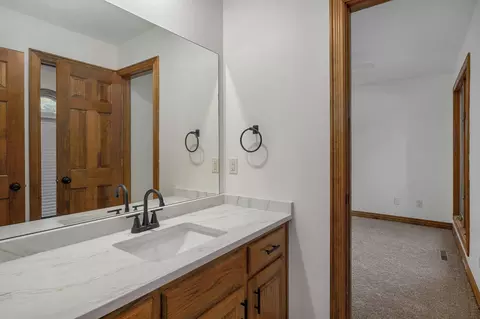 Bath - 4931 S Glenhaven Ave, Springfield, MO 65804 photo 5 of 7