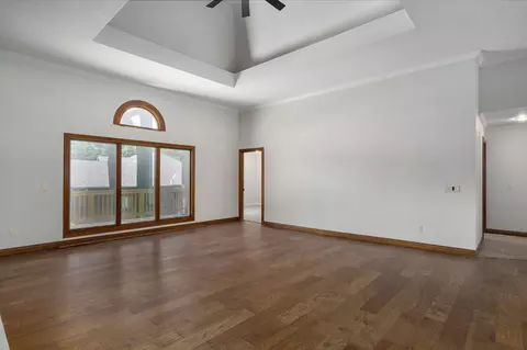 Living - 4931 S Glenhaven Ave, Springfield, MO 65804 photo 2 of 7