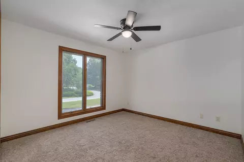 Bedroom - 4931 S Glenhaven Ave, Springfield, MO 65804 photo 4 of 6