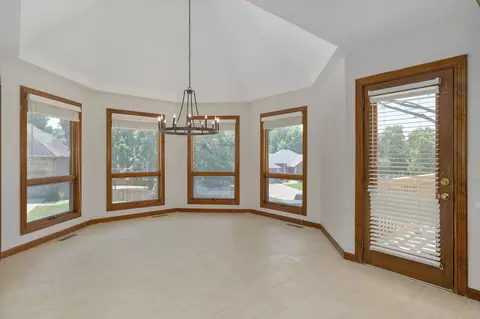 Dining - 4931 S Glenhaven Ave, Springfield, MO 65804 photo 1 of 1