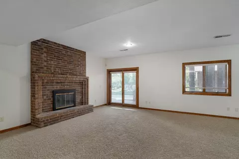 Living - 4931 S Glenhaven Ave, Springfield, MO 65804 photo 7 of 7