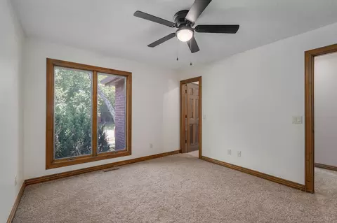 Bedroom - 4931 S Glenhaven Ave, Springfield, MO 65804 photo 5 of 6
